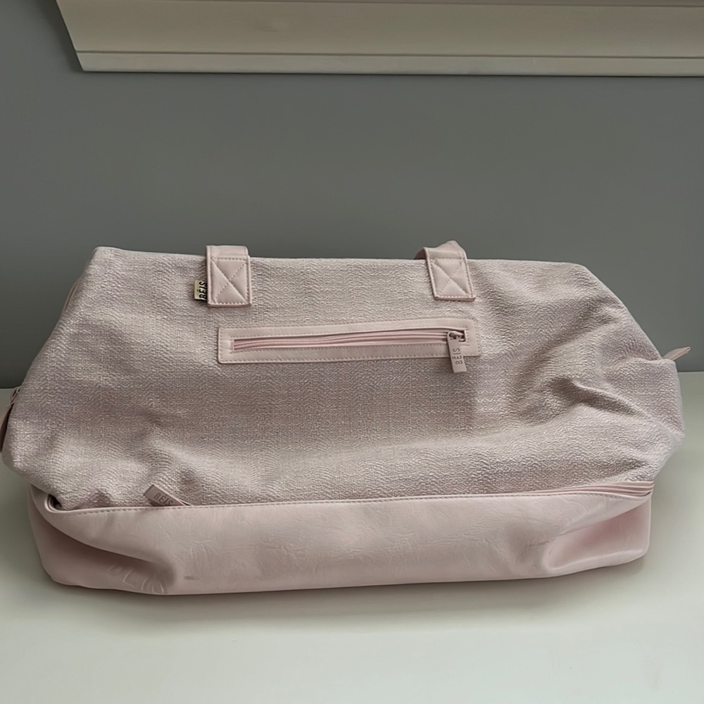 Beis, Pink Weekender Bag, Great Condition, Barely Used, Multiple Compartments